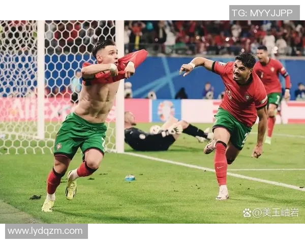 足球明星温泉背后的故事与他在绿茵场上的辉煌成就